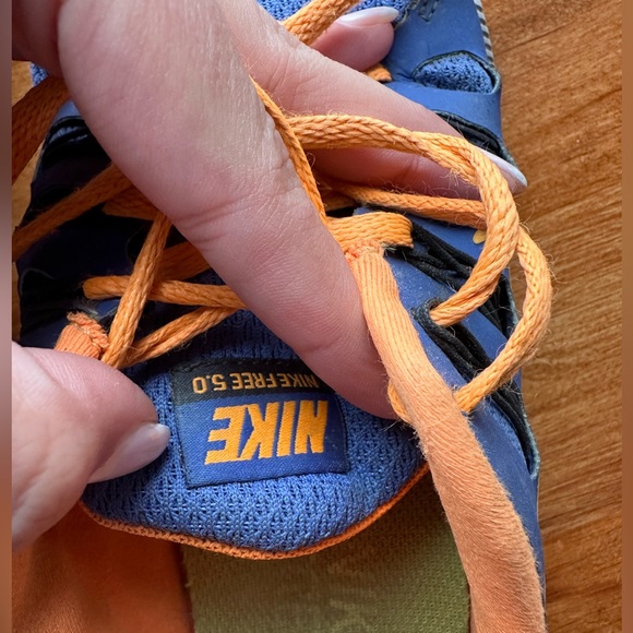 Nike Free 2.0 Women’s Running Shoe. Lightly worn. Size 8.5 - Picture 3 of 7